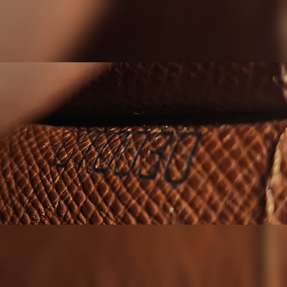 LOUIS VUITTON Monogram Cigarette Case C10030 EUC - Picture 9 of 10